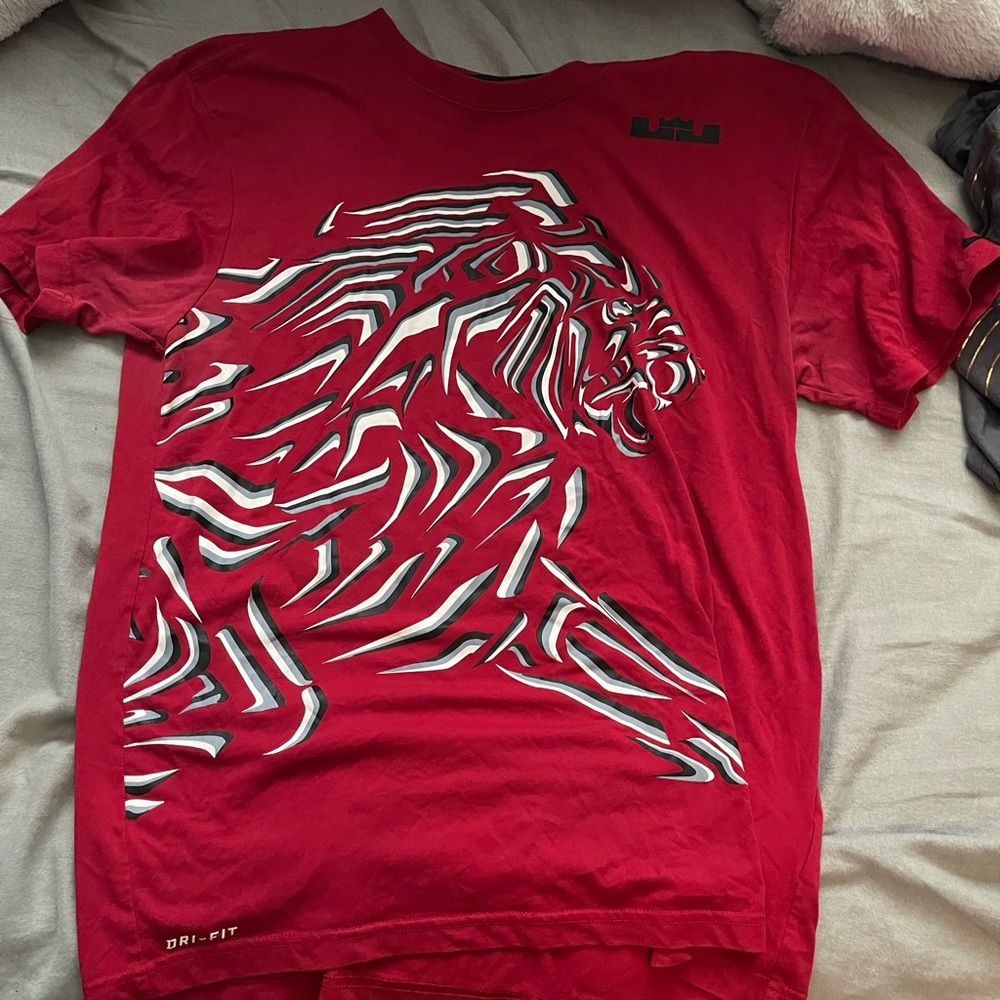 Lebron James lion T shirt